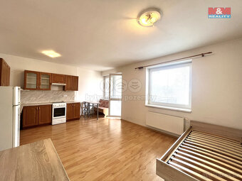 Pronájem bytu 1+kk s terasou, 36 m², Zlín, ul. Plesníkova - 4