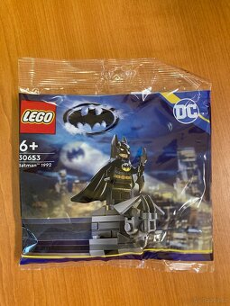 LEGO DC Comics Super Heroes 30653 Batman™ z roku 1992 - 4