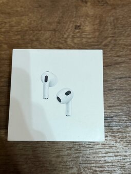 AirPods 3 ještě v záruce - 4