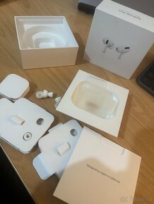 Sluchátka Apple AirPods PRO 2019 - 4