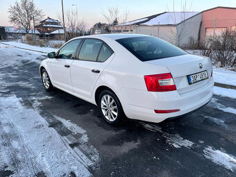 Škoda Octavia 1.6 TDi Manuál - Auto na splátky bez registru - 4