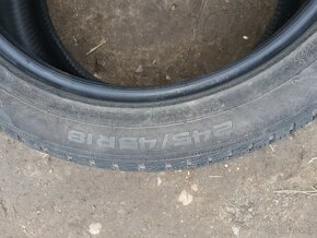 Pneu 245/45R18 - 4