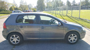 VW GOLF 5 1,4 59kW 2007 HATCHBACK šedá metalíza - 4