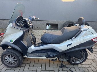 Piaggio MP3 125 - 4