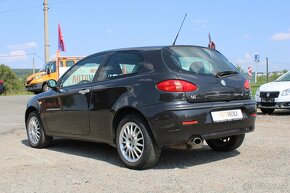 Alfa Romeo 147 1,6i 88KW, STK 8/2026, r.v. 2004 - 4