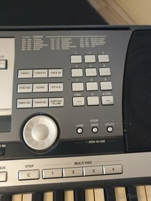 Yamaha psr 640 - 4