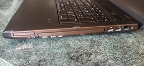 Dell Vostro 17" - 4