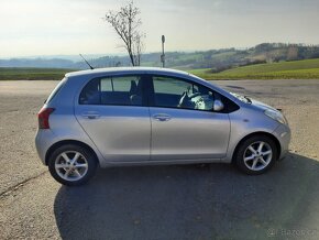 Toyota yaris 1.3 - 4