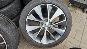 Letní Sada Alu 5x114.3 235/45 R18 Kia - 4