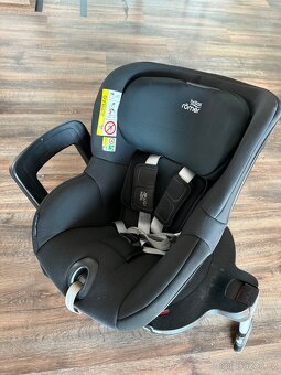 Autosedačka Britax Römer Dualfix M i-Size – otočná 360° - 4