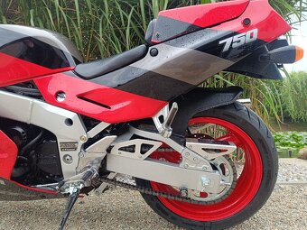 Kawasaki ZXR 750 H1 1989 top stav - 4