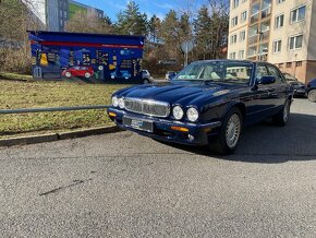 Jaguar XJ - 4