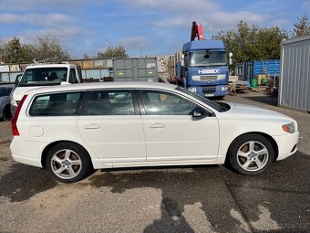 Volvo V70 III 2.4 D5 - náhradní díly - 4