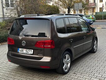 Volkswagen Touran 1.6 TDi Highline DSG Bi-Xenony Panorama - 4