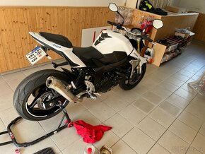 Suzuki gsr 750 - 4