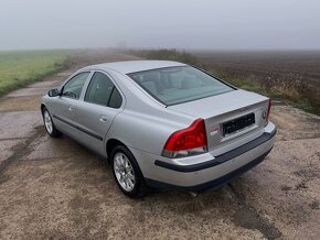 Volvo S60 2.4i - 4