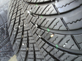 3 za cenu 1 celoroč Goodyear Vector 4Seasons 205/55 R16 94V - 4