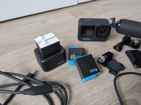 GoPro HERO 10 Black s Dual Battery Charger + 4 baterky - 4