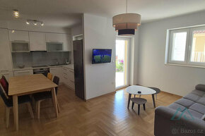 Apartmánový dům jen 180 m od moře, Omišská riviéra - 4