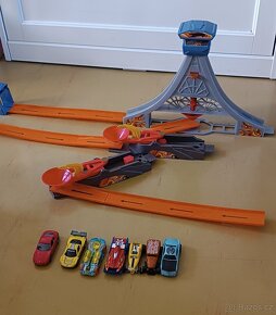 Sada dráha Hotwheels + sada aut - 4