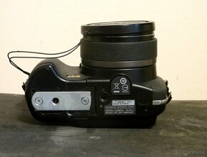 Olympus SP-560 UZ - 4