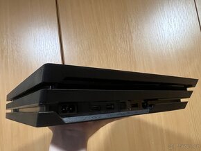 PlayStation 4 PRO - 4