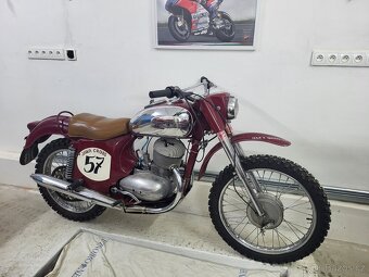 Jawa 557 - 4