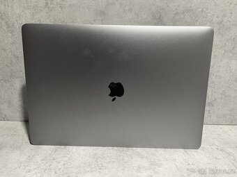 CTO MacBook Pro 15" 2017 i7 / 16GB / 500GB / Pro 560 - 4