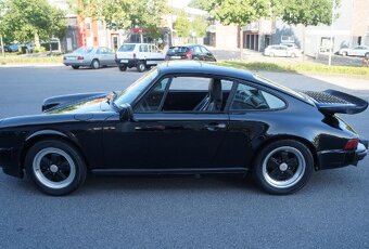 Porsche 911 Carrera - 4