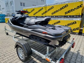 Sea-Doo RXT XRS 3-up 300hp Audio černý - 4