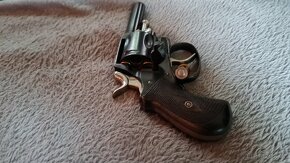 Revolver Buldog 38 cf - 4