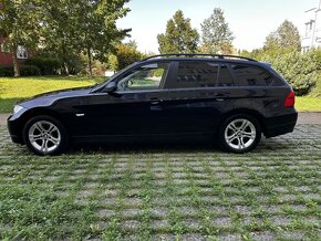 BMW Řada 3 E91 320i ALU kola Serviska 6st. Manuál Navigace - 4