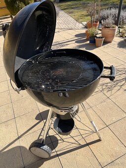 Gril Weber Master Touch 57cm na dřevěné uhli - 4