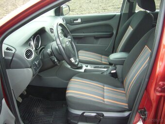 Ford Focus 1.6i - 4