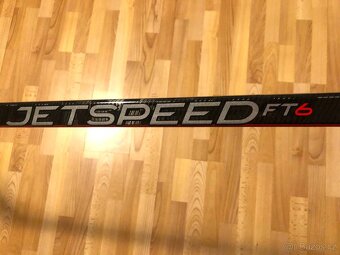 Hůl CCM Jetspeed FT6, flex 85, levá 28 i 29 - 4