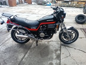 Honda VF 750 s - 4