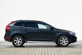 Volvo XC60 2.4D AWD Momentum Geartronic - 4