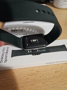 Samsung galaxy fit 3 + originální řemínek zelený - 4