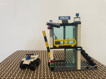 Lego CITY policejní kamion - 4