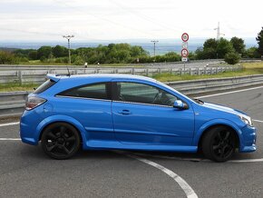 Opel Astra H OPC - 4