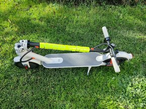 Xiaomi Mi Electric Scooter 3 sleva pri rychlem jednani - 4