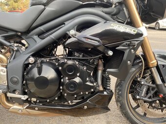 TRIUMPH SPEED TRIPLE 1050 r.v. 2015 - 4