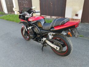 Yamaha FZS 600 Fazer - 4