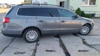 VW Passat B6 2.0tdi 103kW barva LA7T - 4