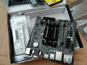 MB ASRock J4125-ITX + RAM - 4