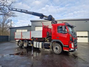 Volvo FM 6x2 sklápěč s hydraulickou rukou - 4