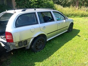 Škoda Octavia 1.9tdi řízení je na autě - 4