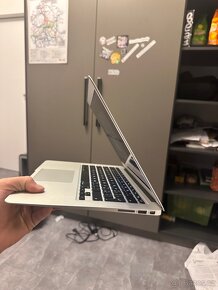 MacBook Air 2017 na prodej - 4