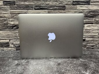 MacBook Pro 13" 2015 i5 / 8GB / 256GB - 4