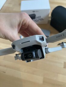 Dron DJI Mini 2 Fly More Combo - 4